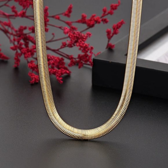 22 Inch Herringbone Necklace and 8 inch Bracelet Combo 6mm Wide 18K Yellow Gold - Picture 7 of 8